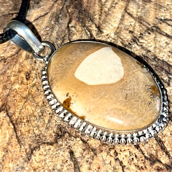 Picture Jasper Pendant 1 1/2” - Picture 4 of 6